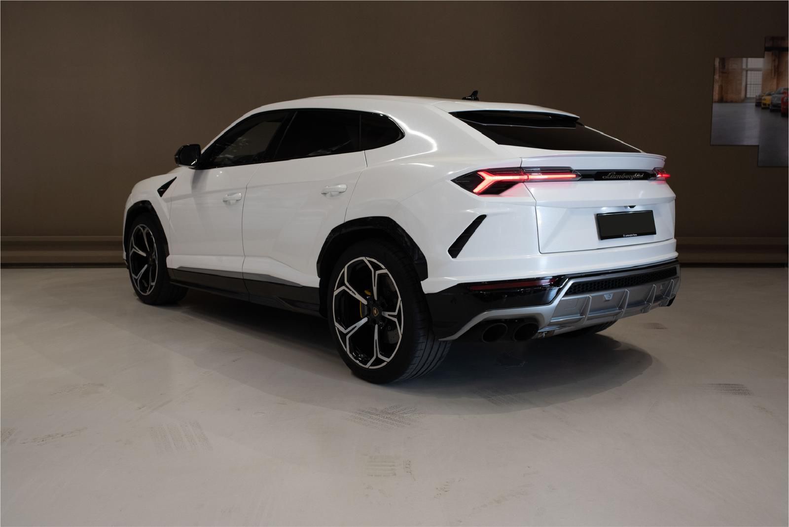 Lamborghini Urus, fotografia 2 di 4