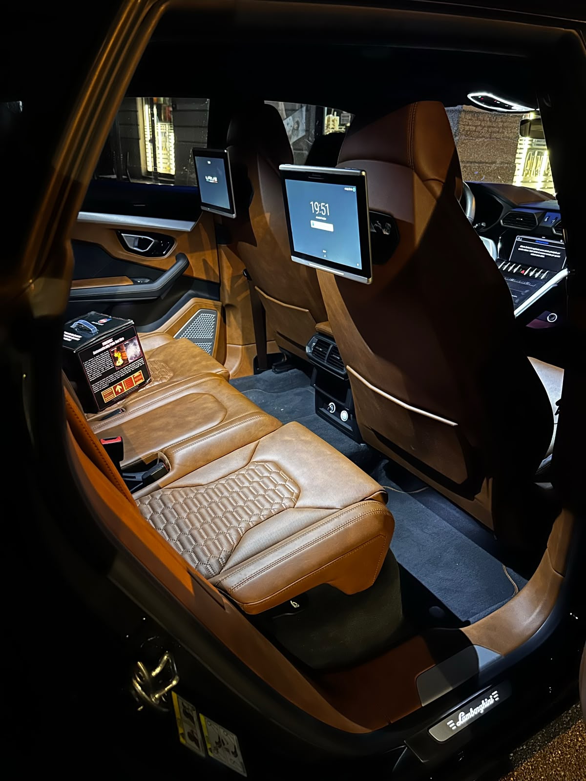 Lamborghini Urus, fotografia 3 di 3